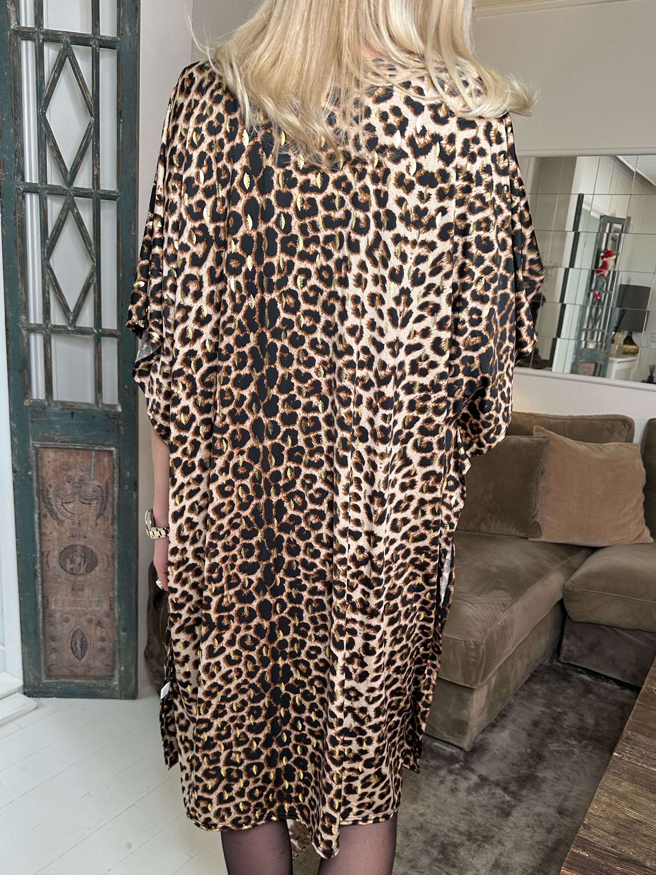 Azmina Leo - Tunikaklänning i lös passform i leopardmönster